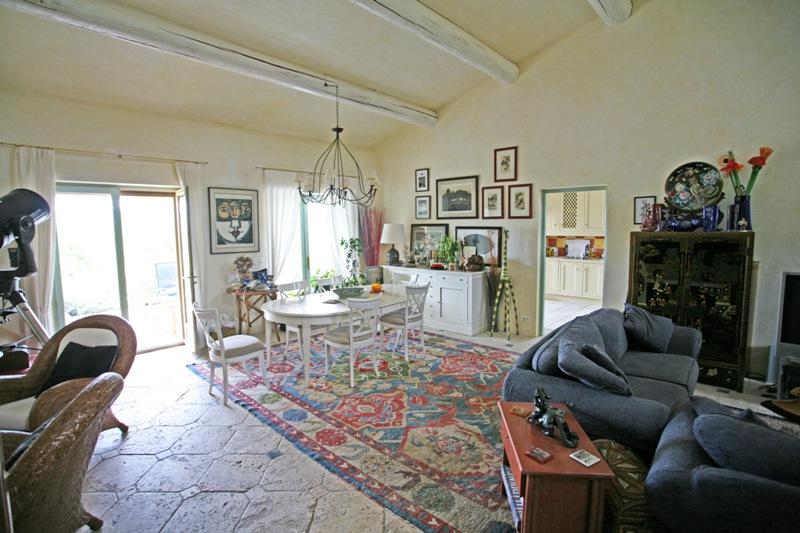 Luberon, maison en pierre de Gordes, possibilité de chambres d'hôtes.